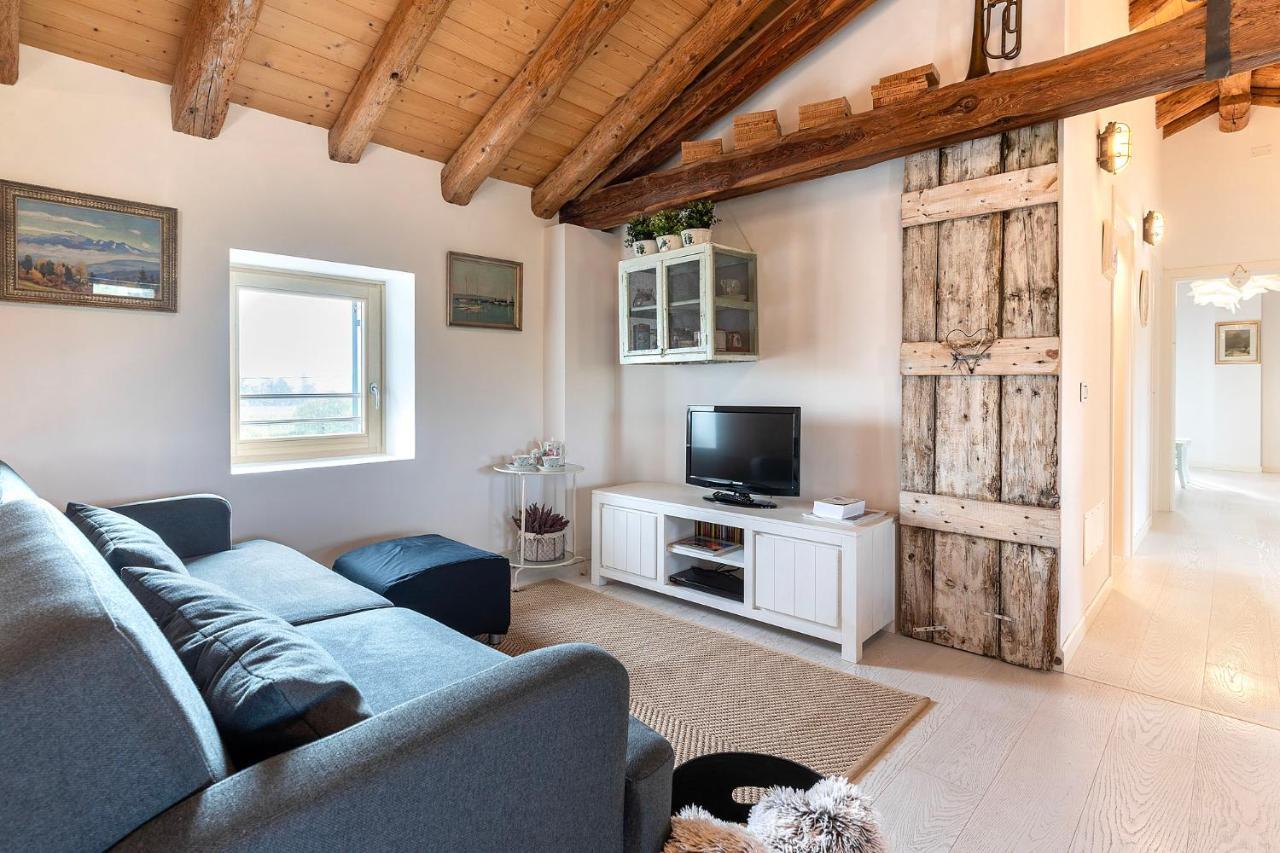 Dori'S Home , Romantico Loft Мазер Экстерьер фото